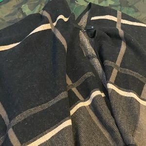 Women’s Sweater Shawl